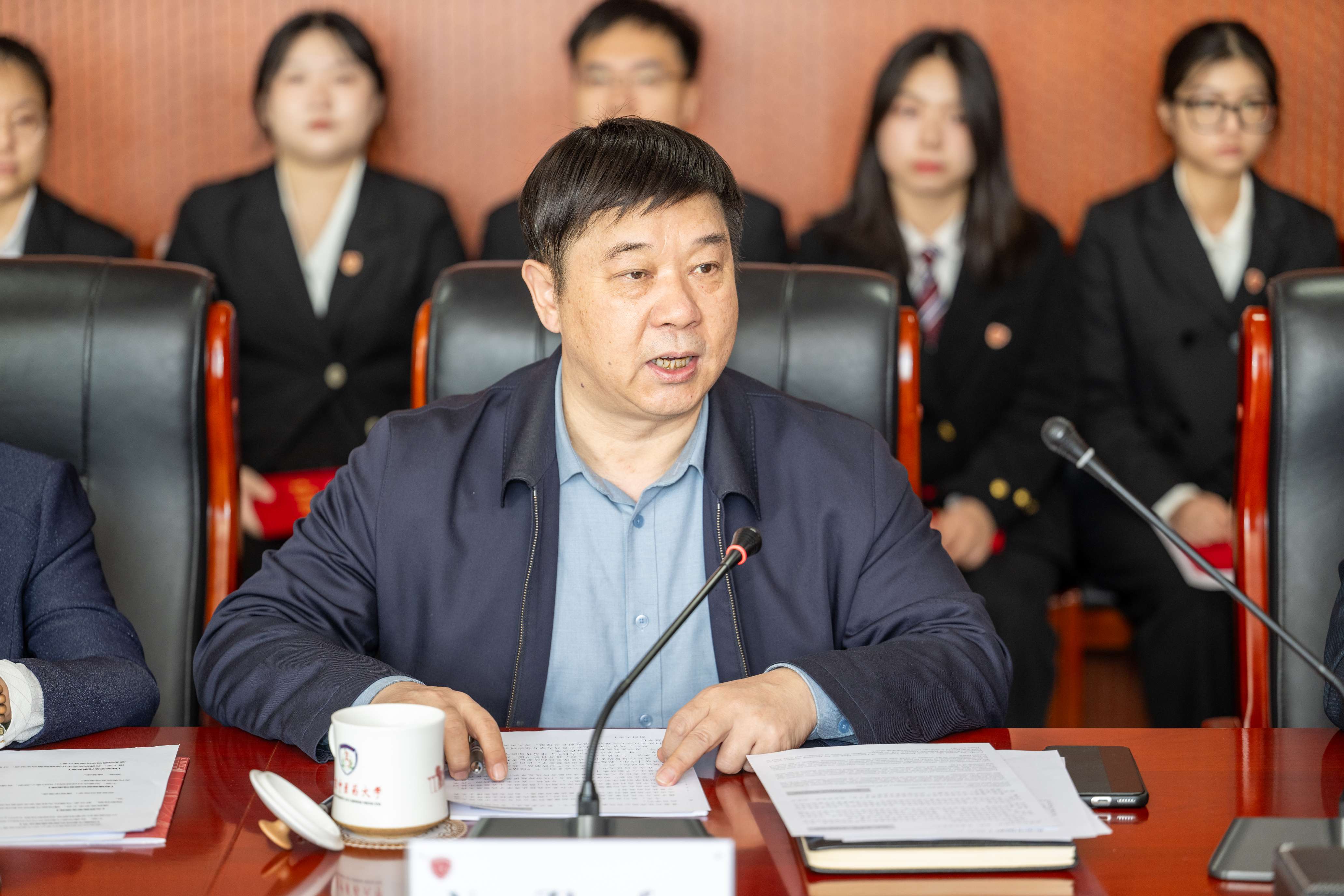 闫校讲话.jpg